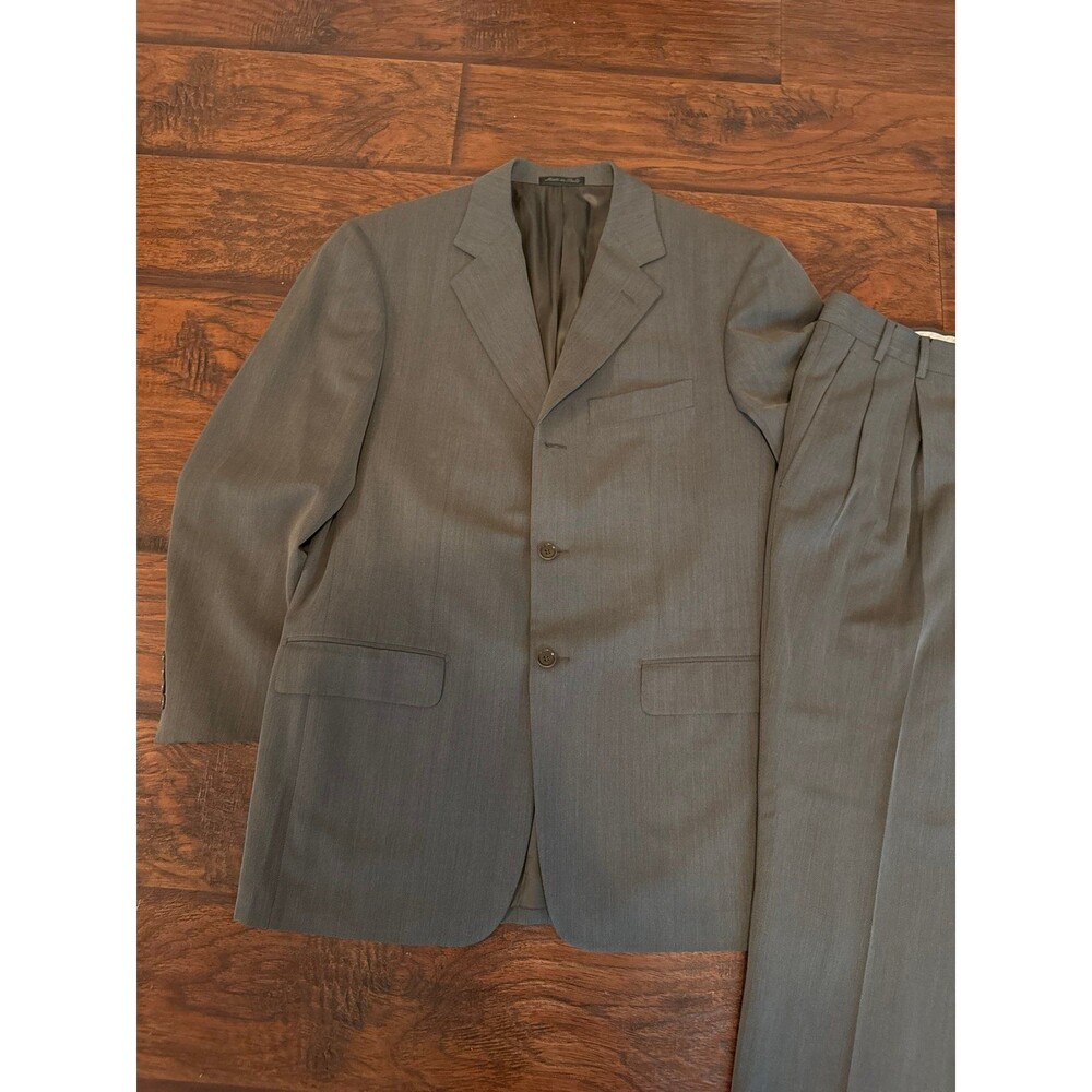 Pal Zileri Men’s Gray 2-Piece Suit Wool Blend Italy Pleated Pants Classic Fit - Picture 2 of 6